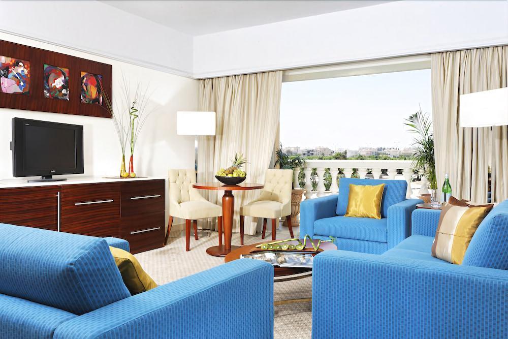เฮลนัน ดรีมแลนด์ โฮเต็ล แอนด์ คอนเฟอเรนซ์ เซ็นเตอร์ Hotel 6th of October City ภายนอก รูปภาพ Suite