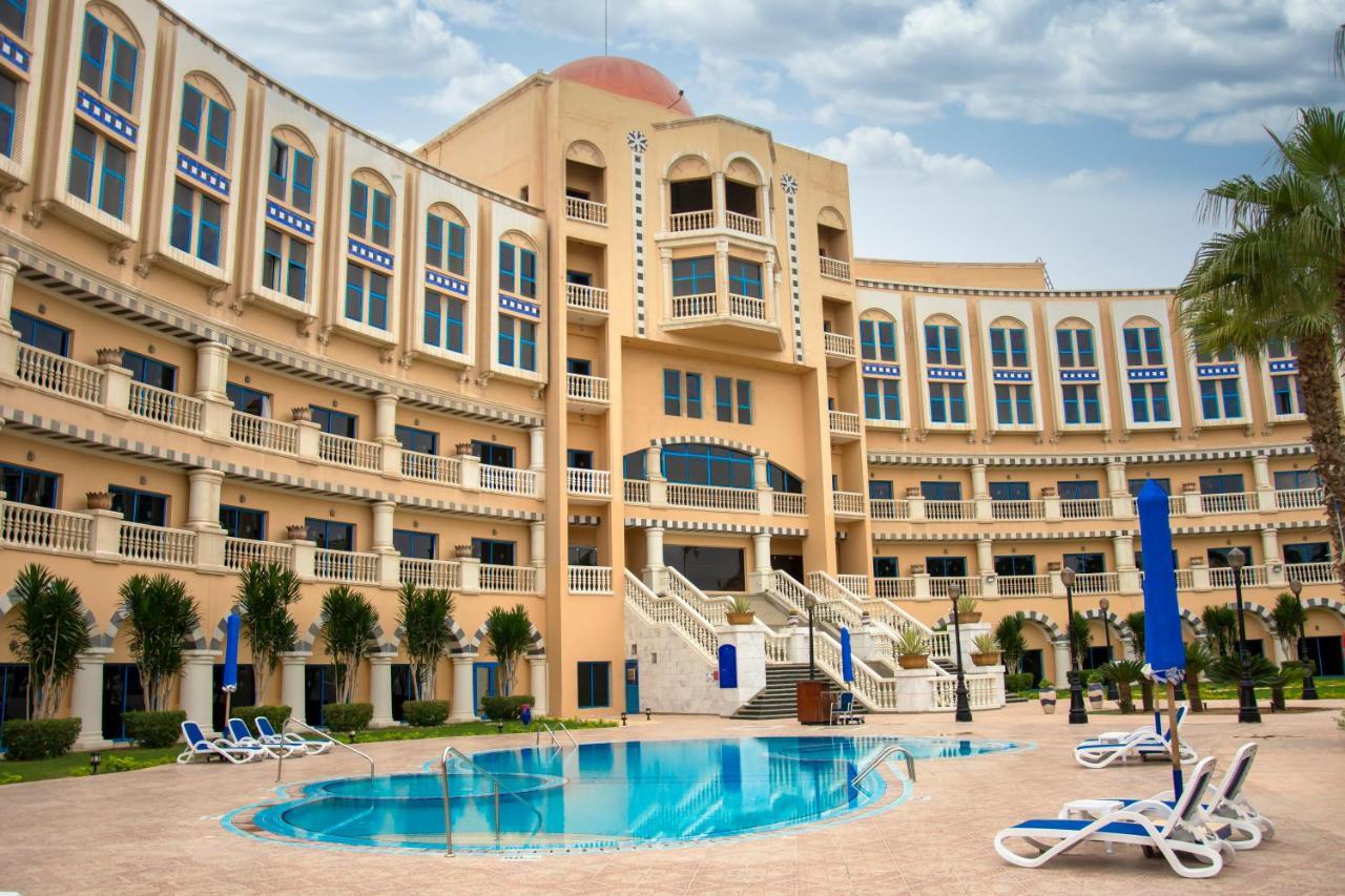 เฮลนัน ดรีมแลนด์ โฮเต็ล แอนด์ คอนเฟอเรนซ์ เซ็นเตอร์ Hotel 6th of October City ภายนอก รูปภาพ The Palm Jumeirah