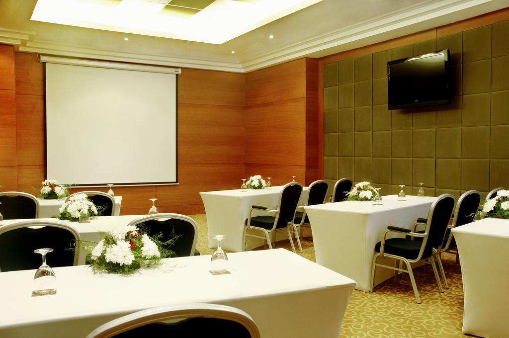 เฮลนัน ดรีมแลนด์ โฮเต็ล แอนด์ คอนเฟอเรนซ์ เซ็นเตอร์ Hotel 6th of October City ภายนอก รูปภาพ Meeting room
